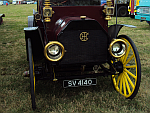 The front-end of that vintage truck - delightful!